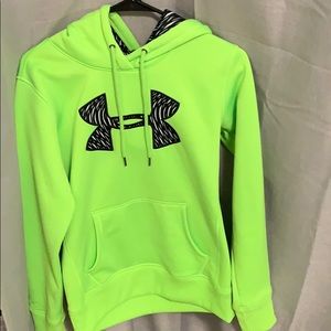 *barely used* Under Armour sweatshirt